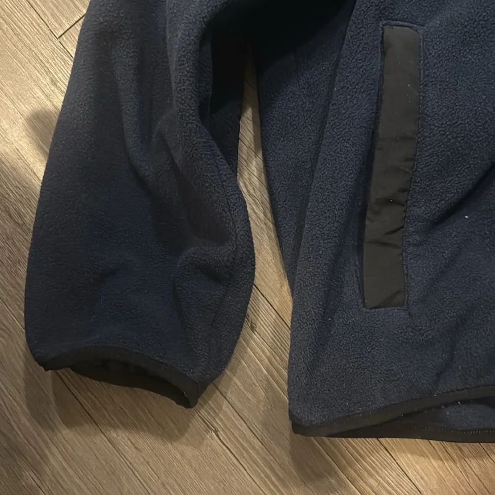 American Eagle crew neck fleece pullover - Picture 5 of 5